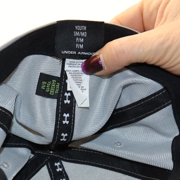 Under Armour Youth S/M Gray Cap with Neon Green Logo & Pattern Brim - Picture 5 of 5